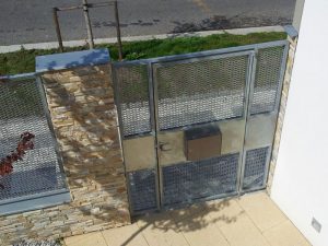 Oceľová vstupná bránka a plotový dielec